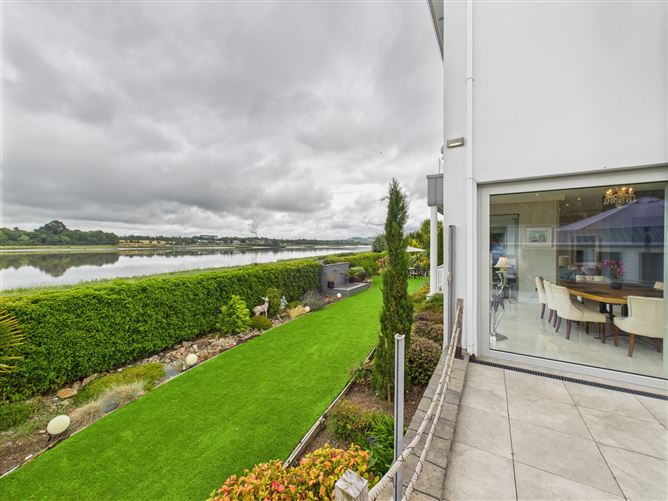 https://photos-a.propertyimages.ie/media/9/6/3/4942369/631d0ba7-2962-43fc-a074-c0e864ffb5c1_l.jpg