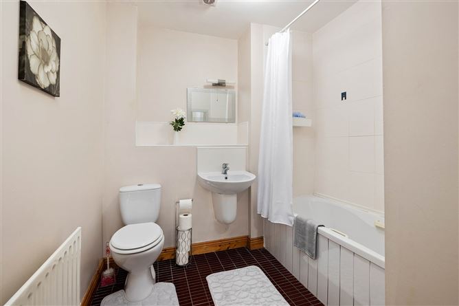 1 The Avenue, Innwood, Enfield, County Meath