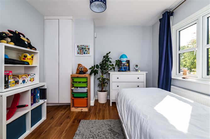 https://photos-a.propertyimages.ie/media/9/6/3/5021369/76f82158-adcb-4462-8f6c-d6b826f69102_l.jpg
