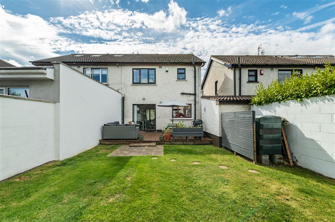 https://photos-a.propertyimages.ie/media/9/6/3/5021369/76f82158-adcb-4462-8f6c-d6b826f69102_l.jpg