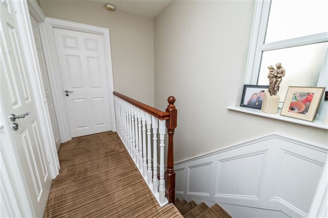 https://photos-a.propertyimages.ie/media/9/6/3/5021369/76f82158-adcb-4462-8f6c-d6b826f69102_l.jpg