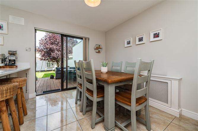 https://photos-a.propertyimages.ie/media/9/6/3/5021369/76f82158-adcb-4462-8f6c-d6b826f69102_l.jpg