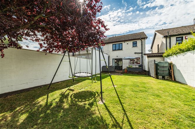 https://photos-a.propertyimages.ie/media/9/6/3/5021369/76f82158-adcb-4462-8f6c-d6b826f69102_l.jpg