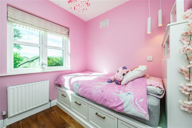https://photos-a.propertyimages.ie/media/9/6/3/5021369/76f82158-adcb-4462-8f6c-d6b826f69102_l.jpg