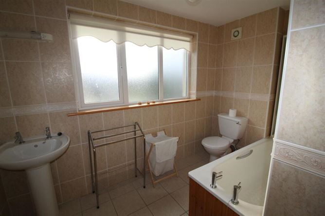 5 Stoneyvale, Rooskey, Leitrim