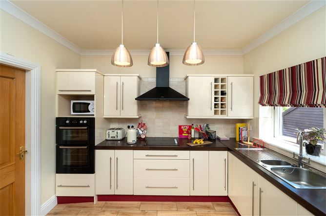 5 Rosebay, Forest Hill, Carrigaline, Cork