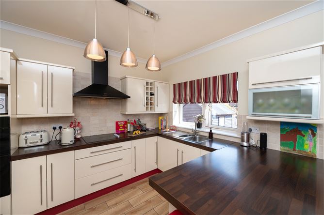 5 Rosebay, Forest Hill, Carrigaline, Cork