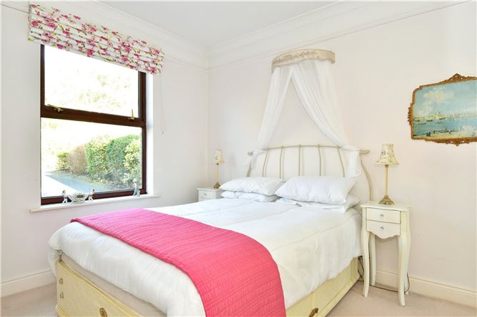 11 The Gardens, Threadneedle Road, Salthill, Galway