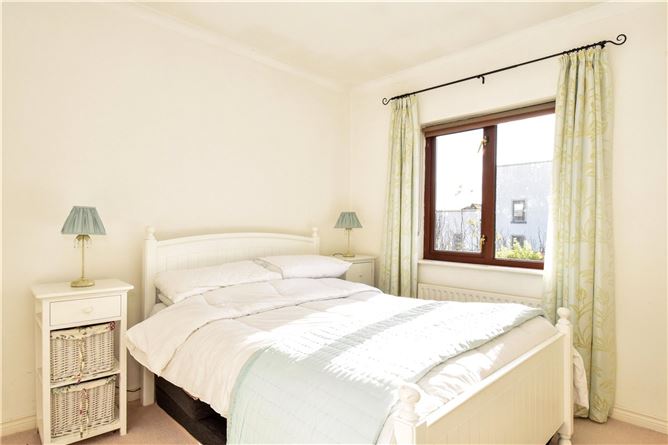 11 The Gardens, Threadneedle Road, Salthill, Galway