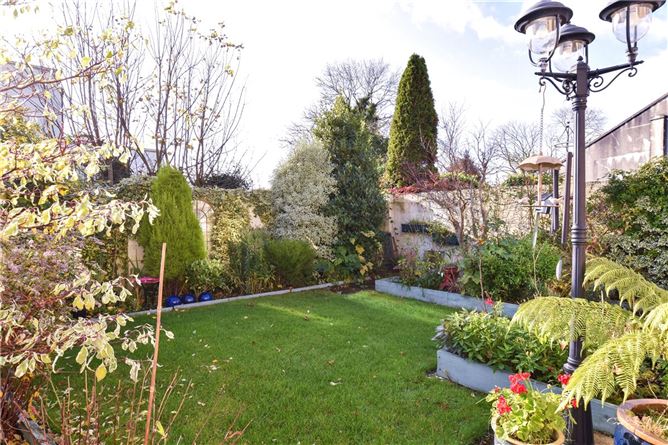 11 The Gardens, Threadneedle Road, Salthill, Galway