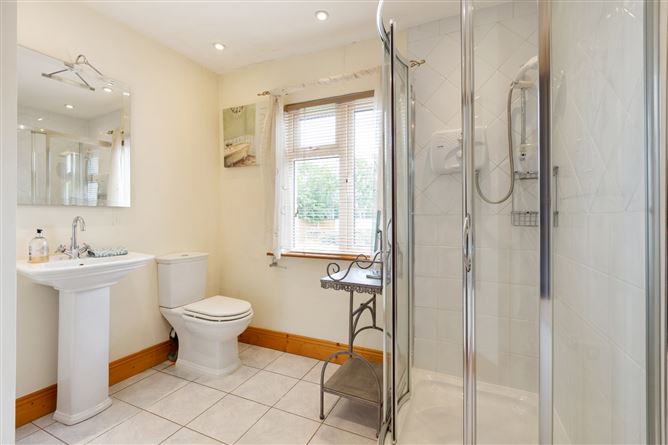 33 O'Connell Gardens, Sandymount, Dublin 4