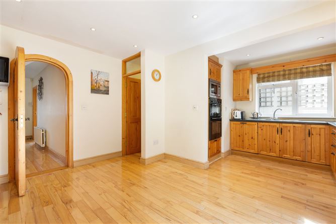 33 O'Connell Gardens, Sandymount, Dublin 4