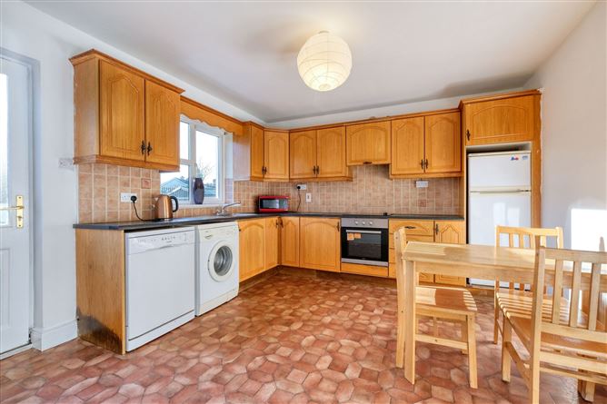 32 Ardeevan, Ballinalee Road, Longford