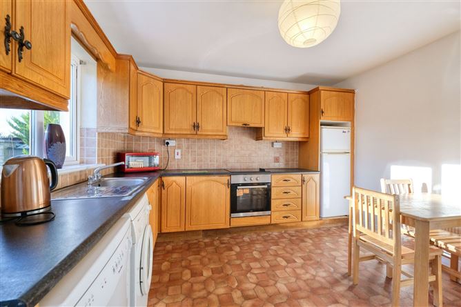 32 Ardeevan, Ballinalee Road, Longford