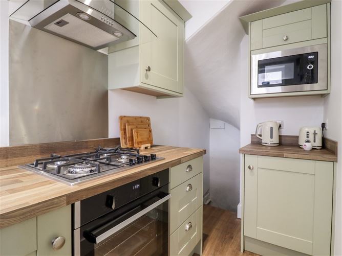 8 Carr House Road,Shelf, West Yorkshire, United Kingdom