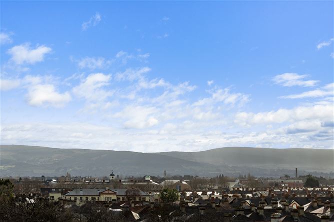 https://photos-a.propertyimages.ie/media/9/6/6/4908669/3f070102-80e0-4f4f-98ab-42e3ccaba375_l.jpg