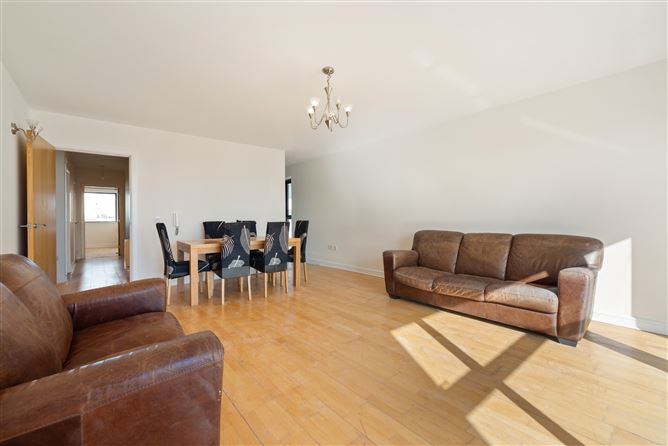 https://photos-a.propertyimages.ie/media/9/6/6/4908669/3f070102-80e0-4f4f-98ab-42e3ccaba375_l.jpg