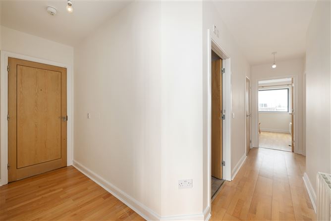 https://photos-a.propertyimages.ie/media/9/6/6/4908669/3f070102-80e0-4f4f-98ab-42e3ccaba375_l.jpg