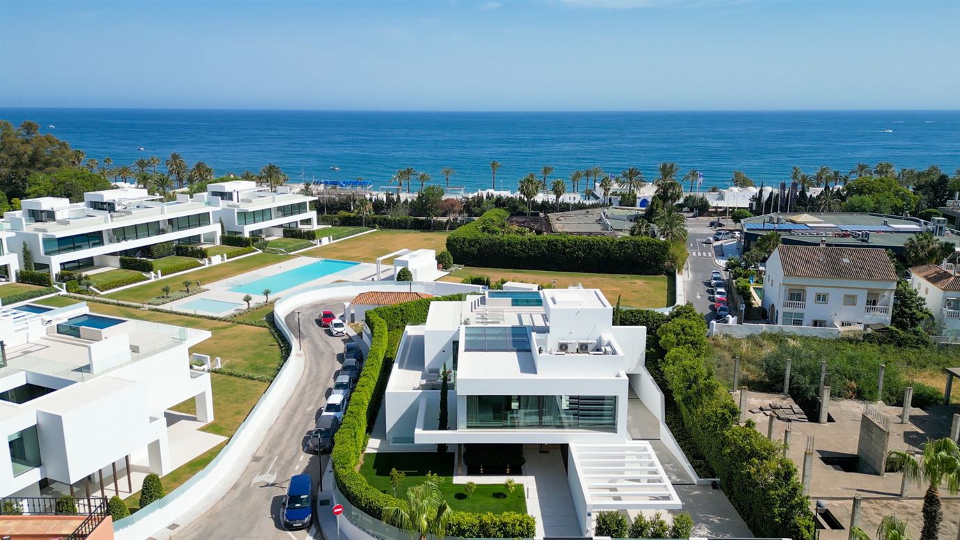 Spain, Marbella, Marbella Golden Mile - COSTA-00942P