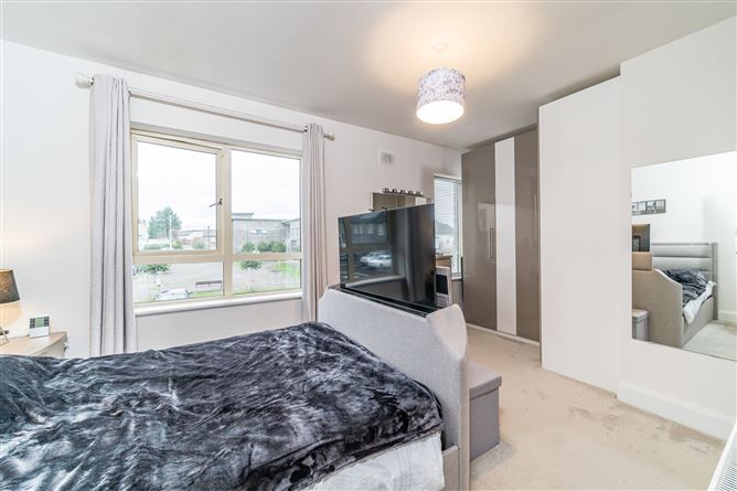  32 Market Square, Newcastle, Dublin