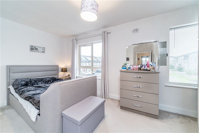  32 Market Square, Newcastle, Dublin