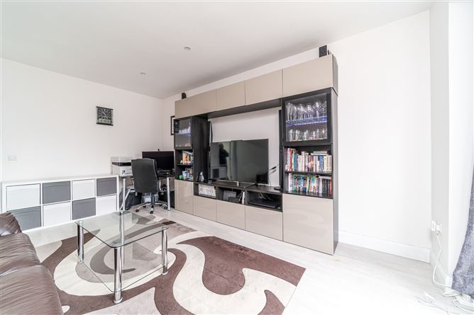  32 Market Square, Newcastle, Dublin