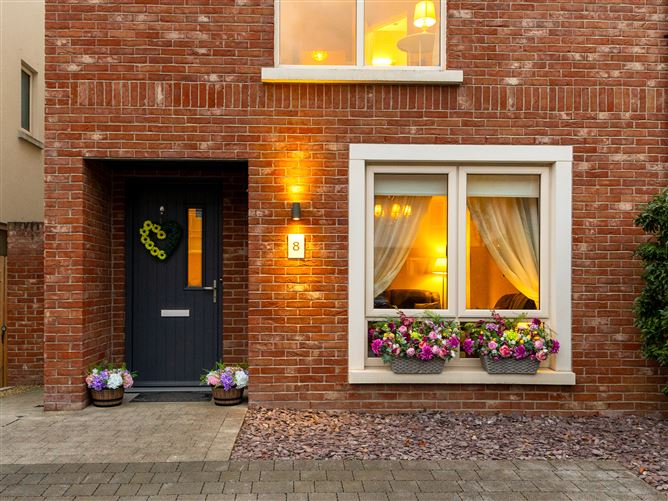 8 Whitethorn Place, Naas, Co. Kildare
