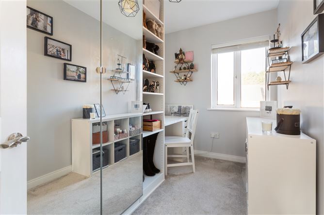 44 Ashbrook, Howth Road, Clontarf, Dublin 3
