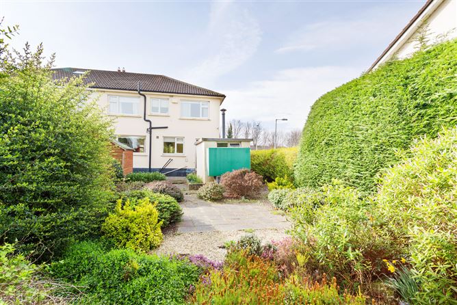 8 Barton Court, Barton Road East, Churchtown, Dublin 14