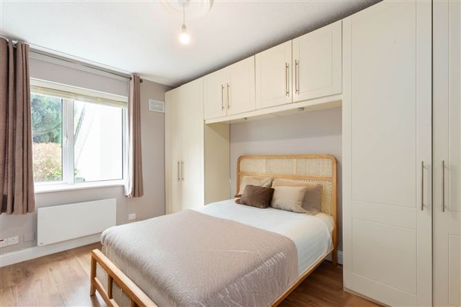 87 White Oaks, Roebuck Road, Clonskeagh, Dublin 14, County Dublin