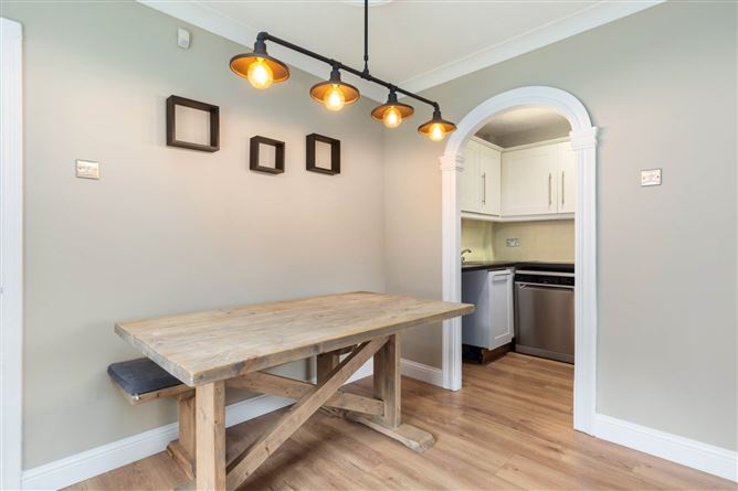 87 White Oaks, Roebuck Road, Clonskeagh, Dublin 14, County Dublin