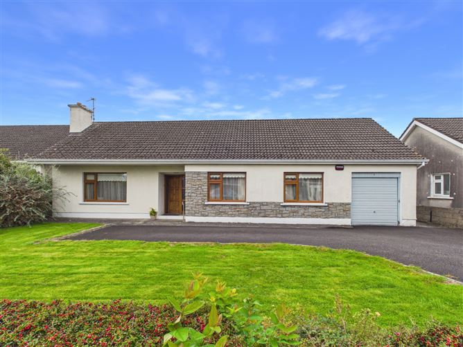 8 Oaklawn Drive, Nenagh, Co. Tipperary