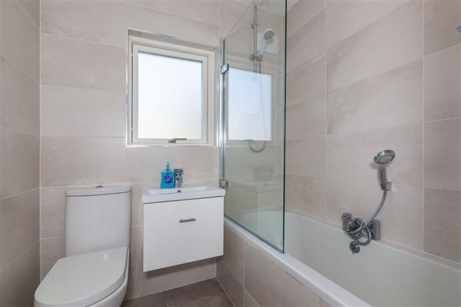 32 Tuscany Downs, Raheny, Dublin 5.