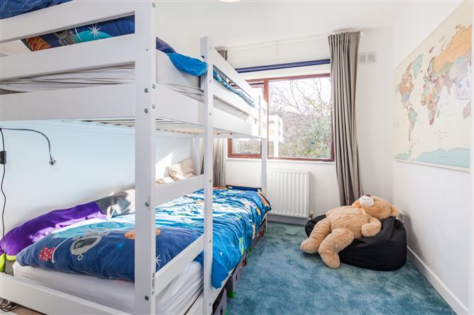 32 Tuscany Downs, Raheny, Dublin 5.