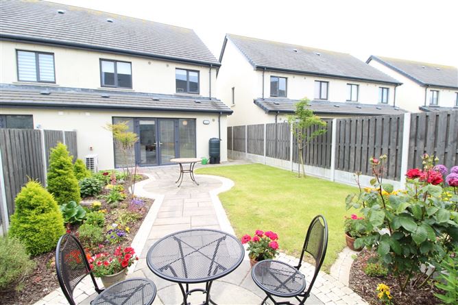 32 Knightsgate Crescent, Rush, County Dublin