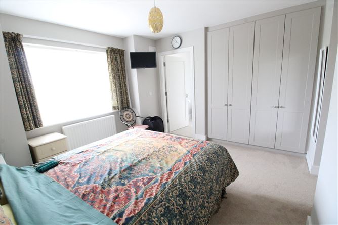 32 Knightsgate Crescent, Rush, County Dublin