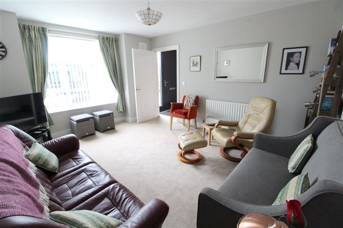 32 Knightsgate Crescent, Rush, County Dublin