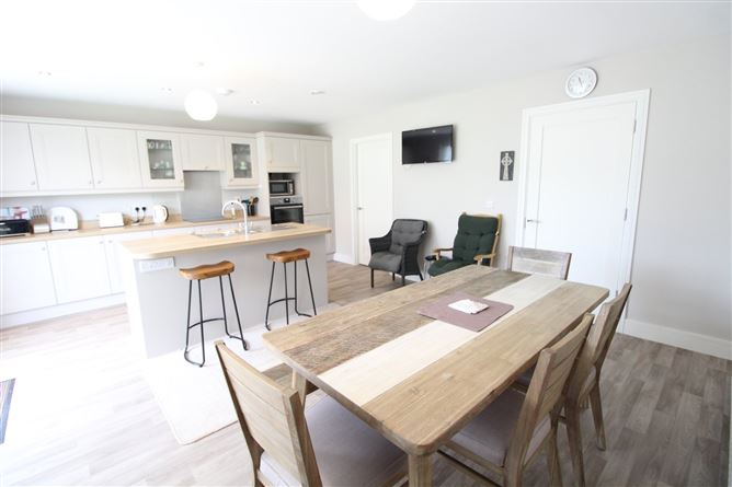 32 Knightsgate Crescent, Rush, County Dublin