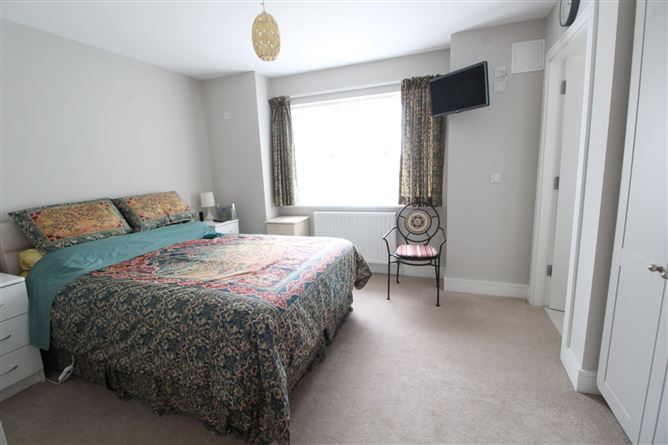 32 Knightsgate Crescent, Rush, County Dublin