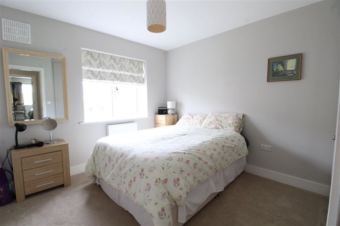 32 Knightsgate Crescent, Rush, County Dublin