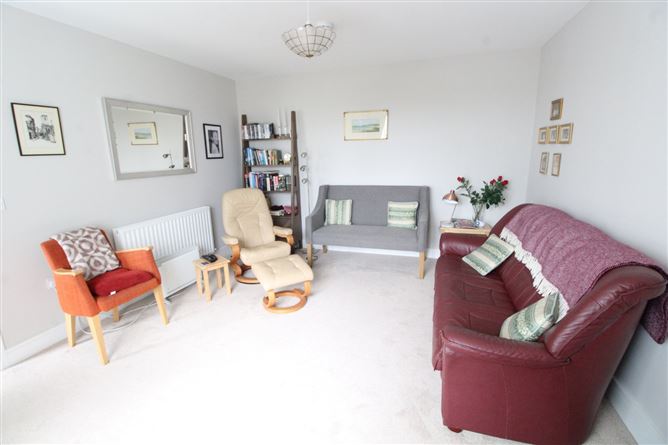 32 Knightsgate Crescent, Rush, County Dublin