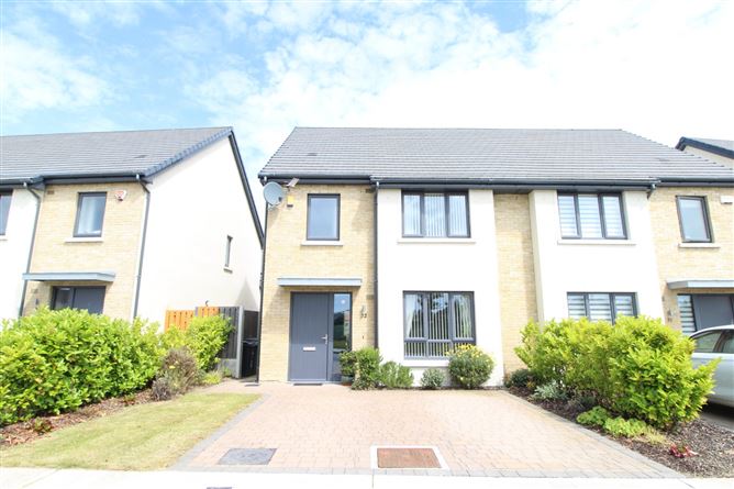 32 Knightsgate Crescent, Rush, County Dublin