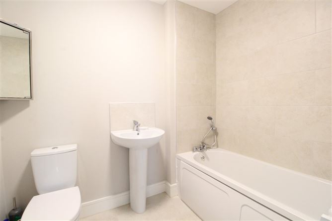 32 Knightsgate Crescent, Rush, County Dublin