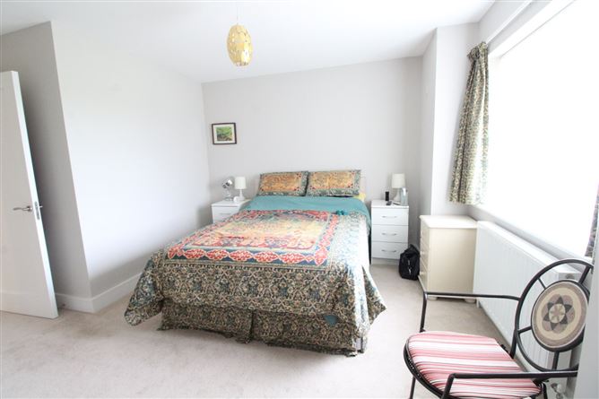 32 Knightsgate Crescent, Rush, County Dublin