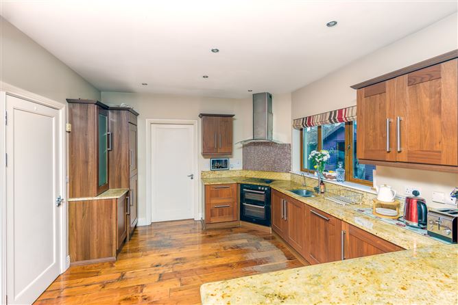 5 Ardnahinch Bay, Shanagarry, Midleton, East Cork