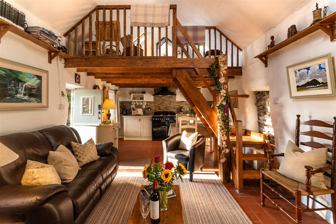 Artist Cottage, Derreendrislagh, Gleesk, Sneem, Co. Kerry Artist Cottage, Derreendrislagh, Gleesk, Sneem, Co. Kerry