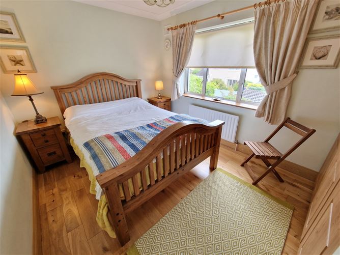 61 College Grove, Ennis, Co. Clare