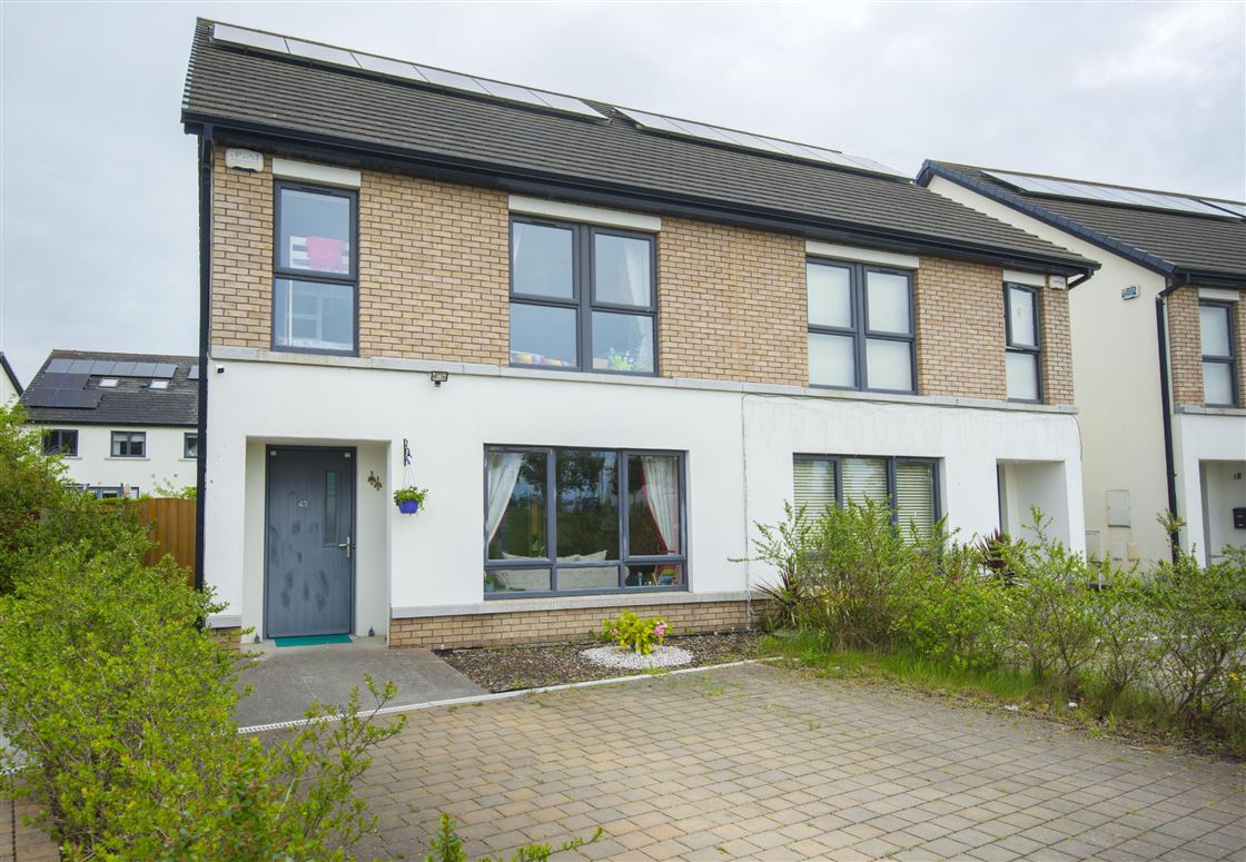 43 Hollywoodrath Crescent, Hollystown, Dublin