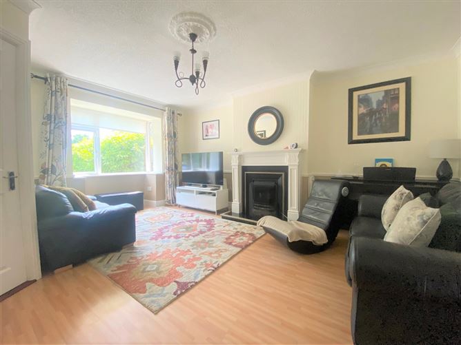 37 Woodview Park, Castleknock, Dublin 15 DFM 4710079 MyHome.ie
