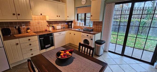 19 Clements Court, Lough Rinn, Mohill, Leitrim